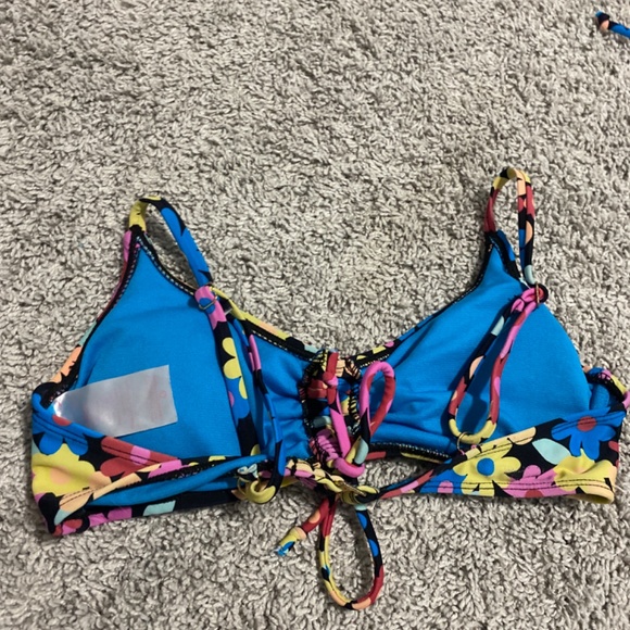 Bathing suit/bikini - Picture 3 of 4